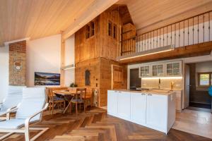 Μια τηλεόραση ή/και κέντρο ψυχαγωγίας στο Zum Schmied