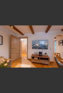 Μια τηλεόραση ή/και κέντρο ψυχαγωγίας στο Haus Huber Sonnenhofweg