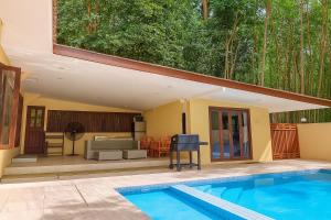 Bazén v ubytování The glade nebo v jeho okolí