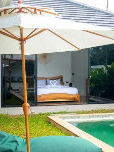 Πισίνα στο ή κοντά στο Elegant 3br Jayli Suan Villa Near Lamai Beach