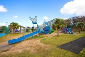 Ο χώρος παιχνιδιού για παιδιά στο 4 minutes by car to American Village Free parking included Accommodates up to 16 people Spacious house tocoa