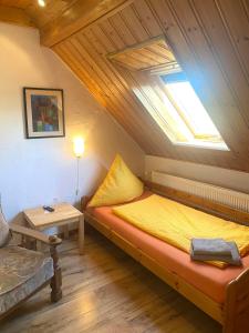 Postel nebo postele na pokoji v ubytování Gasthaus & Pension "Zur Eintracht"