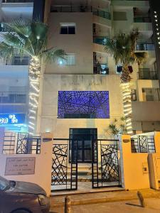 Το κτήριο όπου στεγάζεται  το διαμέρισμα +3 φωτογραφίες