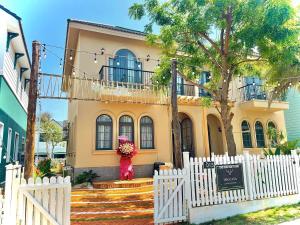 Budova, kde se vila nachází