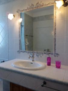 Bilik mandi di Carlo's Country House +36 gambar