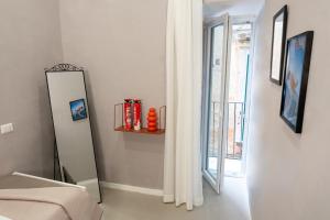 Foto Napolis asuva majutusasutuse a jump in Montesanto by Montesanto Luxury Domus galeriist