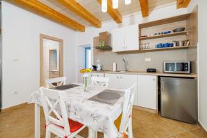 Nhà bếp/bếp nhỏ tại Apartments Insula Insule