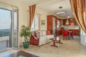 Ruang duduk di Aegean Villas Ios