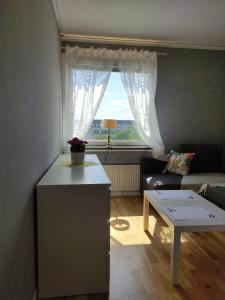 Φωτογραφία από το άλμπουμ του Cozy 20sqm Studio with Kitchen σε Sundbyberg