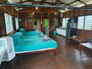 TV a/nebo společenská místnost v ubytování DanZaStay3 at BC - Nearby Thai Border