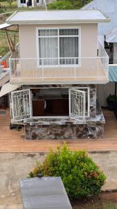 Μπαλκόνι ή βεράντα στο Serenity Gardens,pool retreat, Kigamboni +13 φωτογραφίες
