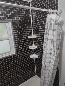 Koupelna v ubytování Yellow Mellow + 24 fotografií