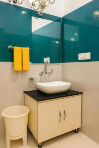 Ένα μπάνιο στο Hotel The HSR, Mussoorie #Scenic Mountain View #Premium Rooms #Cafe