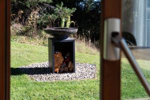 Κήπος έξω από το Laax Alpine Lodge by Quokka 360 - terrace with magnificent mountain views