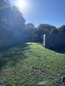 Κήπος έξω από το Glamping Pod with Hot Tub in Orchard +23 φωτογραφίες