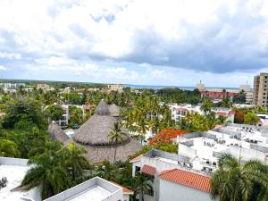 een uitzicht op de stad vanaf het dak van een gebouw bij Apartamento en Boca Chica T2 707 in Boca Chica