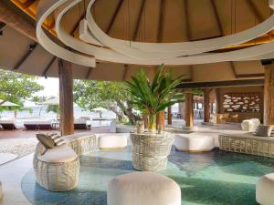 Posezení v ubytování Mercure Rayong Lomtalay Villas & Resort