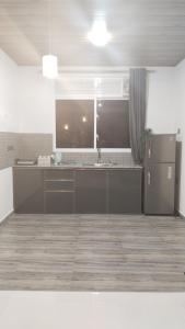 Η κουζίνα ή μικρή κουζίνα στο Shalom breaze