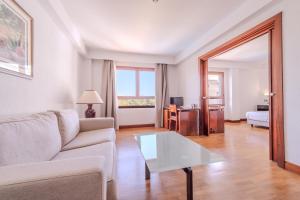 Χώρος καθιστικού στο Hotel ITC Ciudad de Haro +71 φωτογραφίες