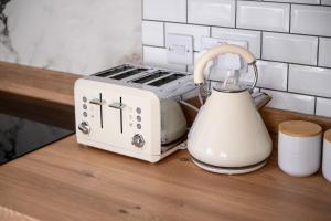 Kemudahan buat kopi dan teh di Modern Chique Home Peak District
