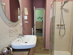 Ένα μπάνιο στο Casa Torino Liberty