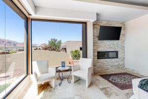 Televiisor ja/või meelelahutuskeskus majutusasutuses Red Rock Casita