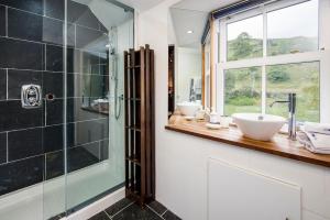 Koupelna v ubytování Loch Tay Manor + 62 fotografií