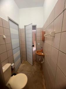 Ένα μπάνιο στο La Palma Hostel