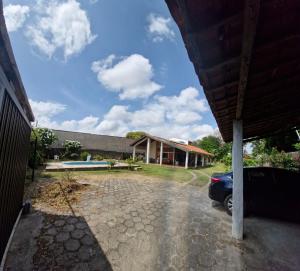 Το κτήριο όπου στεγάζεται  η παραθεριστική κατοικία