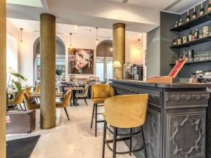 Lounge nebo bar v ubytování Mercure Roma Centro Termini