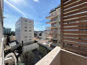 Το κτήριο όπου στεγάζεται  το διαμέρισμα