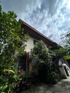 Το κτήριο όπου στεγάζεται  το διαμέρισμα +4 φωτογραφίες