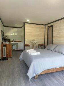 Η κουζίνα ή μικρή κουζίνα στο lodge arbolito