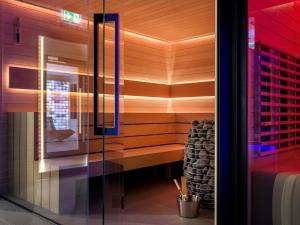 Postel nebo postele na pokoji v ubytování Mercure Krakow Fabryczna City