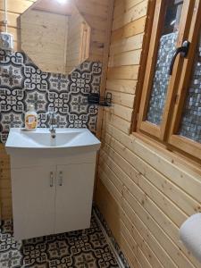 Ένα μπάνιο στο Domki Letniskowe Pięciu Pomostów