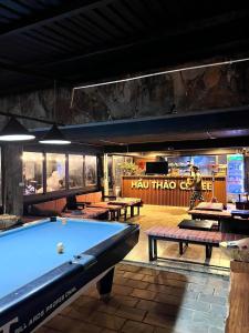 Biliár nebo kulečník v ubytování Hầu Thào Villa & Coffee