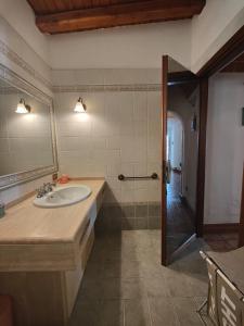 Ένα μπάνιο στο Nibice home 1 +40 φωτογραφίες