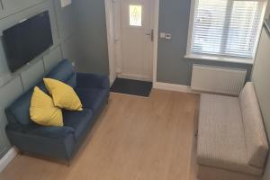 Gallery image of Studio - Sleeps 4 - Garden - Parking - Wifi in Blessington +5 photos