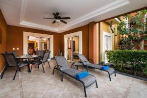 Posezení v ubytování Beachfront Easy Beach Access, Security & Cameras