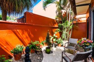 Zahrada ubytování Luxury Villa With Beach Access And A Private Pool