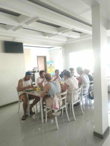 Gallery image of Wisma sidapore teluk bayur salakan in Lamobuang +4 photos
