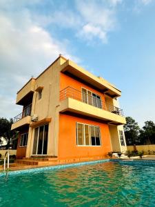 Bazén v ubytování Paradise nebo v jeho okolí