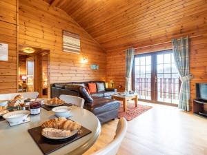 Posezení v ubytování 2 Bed in Clovelly 00357
