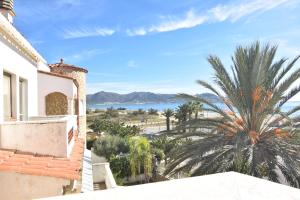 a view of the beach from a house at RNET - Port Primer Empuriabrava in Empuriabrava