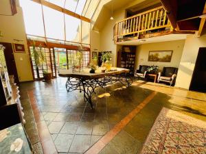 Posezení v ubytování Waterkloof Heights Guest House