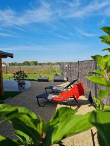 Zahrada ubytování La Petite Loge des Vignes Private Jacuzzi