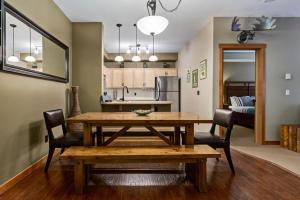 Fotografie z fotogalerie ubytování Spacious Getaway near Banff with Heated Pool v destinaci Canmore + 20 fotografií