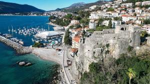 Gallery image of Woodpecker Hostel Montenegro in Zelenika