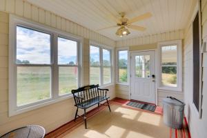 Φωτογραφία από το άλμπουμ του Peaceful and Convenient Country Retreat in Lexington σε Λέξινγκτον