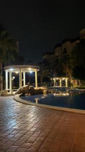 Πισίνα στο ή κοντά στο Al qaoud apartment